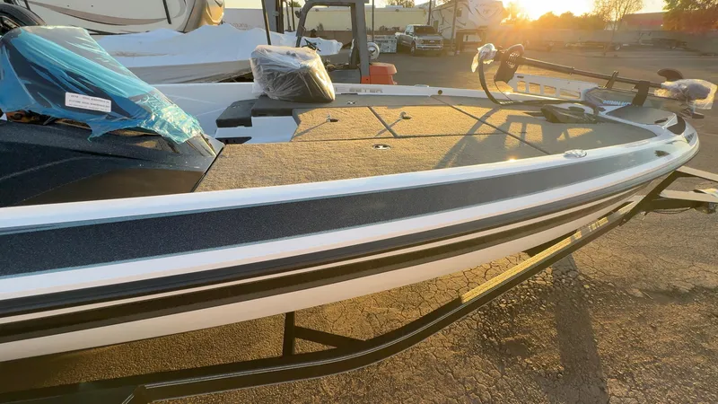 Slide: The Image of 2025 Skeeter ZX150 - 6