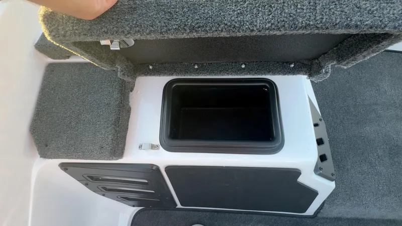 Slide: The Image of 2025 Skeeter ZX150 - 9