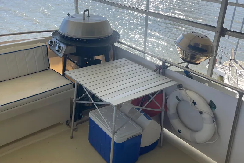Slide: The Image of Hatteras 53 Extended Deckhouse Motor Yacht 1984 - 64