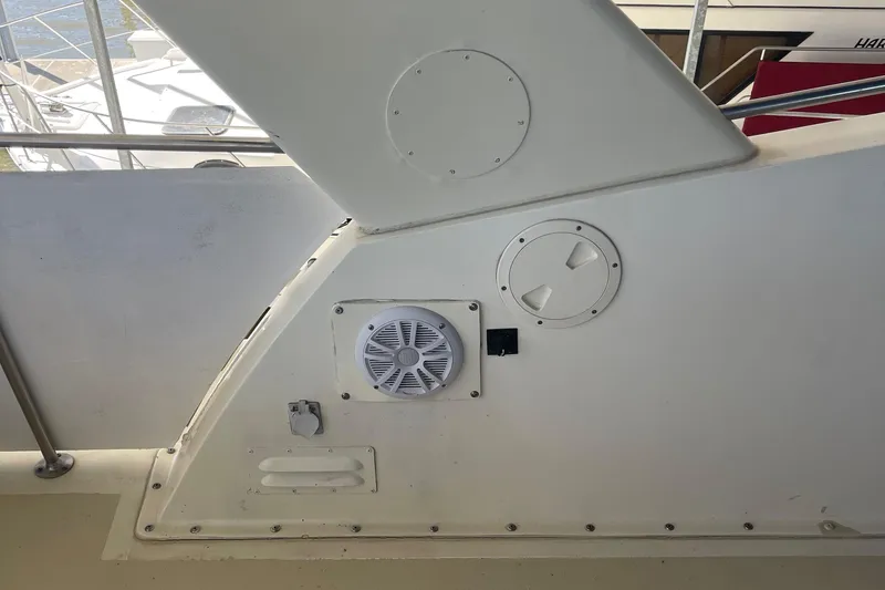 Slide: The Image of Hatteras 53 Extended Deckhouse Motor Yacht 1984 - 69