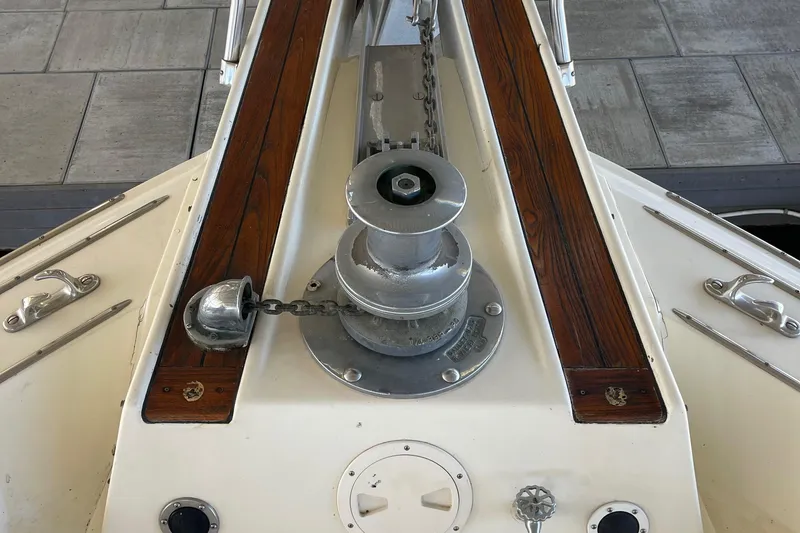 Slide: The Image of Hatteras 53 Extended Deckhouse Motor Yacht 1984 - 71