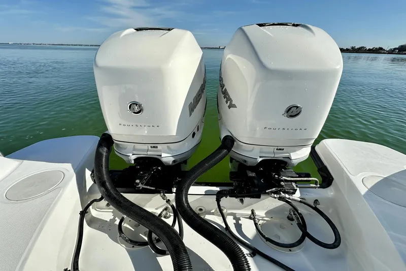 Slide: The Image of Boston Whaler 270 Vantage 2016 - 40