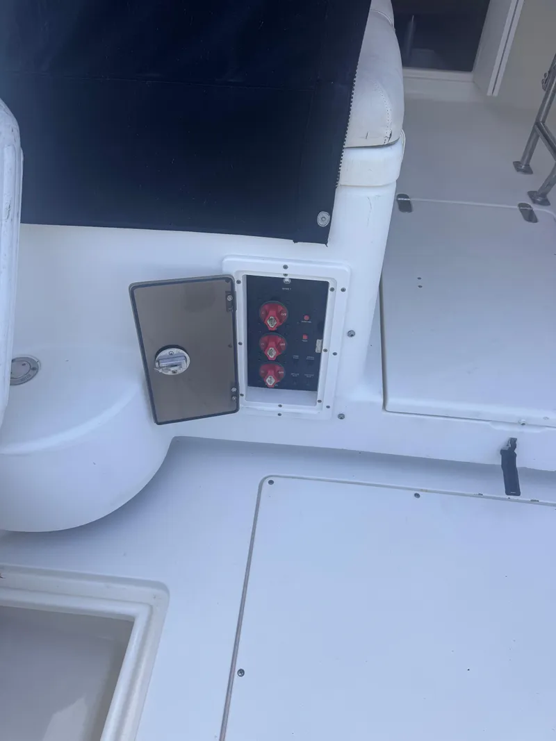 Slide: The Image of Scout 280 Abaco 2004 - 6