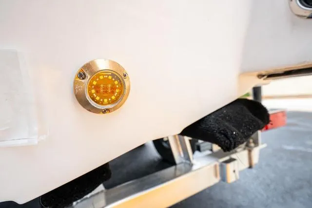 Slide: The Image of Sea Fox 231 Bay Fox 2025 - 15