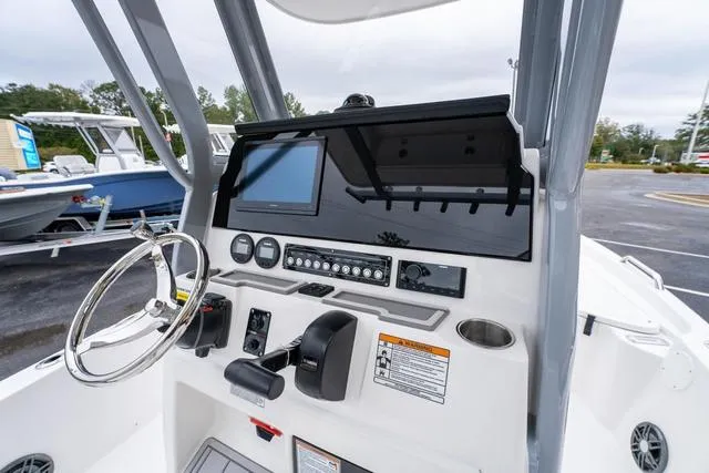 Slide: The Image of Sea Fox 231 Bay Fox 2025 - 17