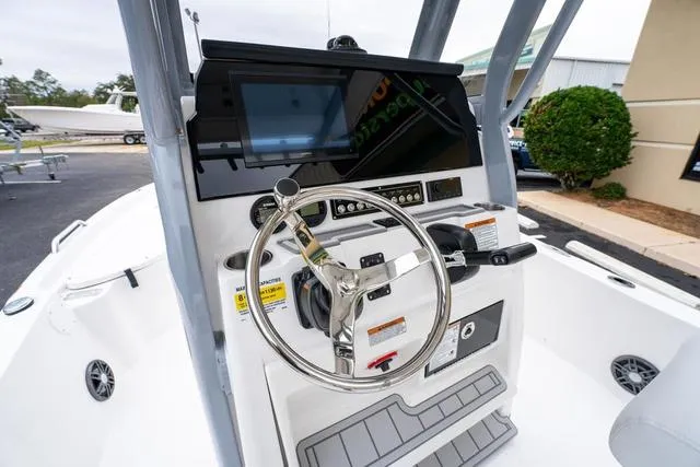 Slide: The Image of Sea Fox 231 Bay Fox 2025 - 18