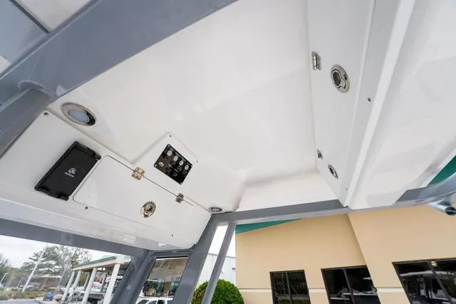 Slide: The Image of Sea Fox 231 Bay Fox 2025 - 22