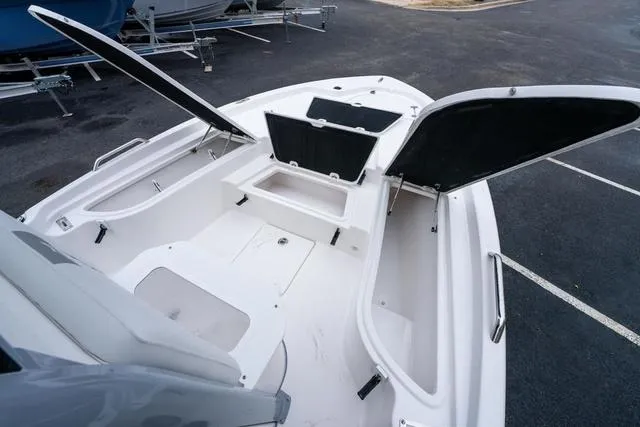 Slide: The Image of Sea Fox 231 Bay Fox 2025 - 25