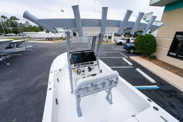 Slide: The Image of Sea Fox 231 Bay Fox 2025 - 29