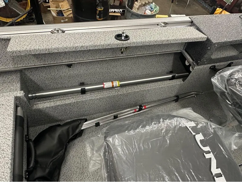 Slide: The Image of Lund Impact XS 1875 Sport 2025 - 11