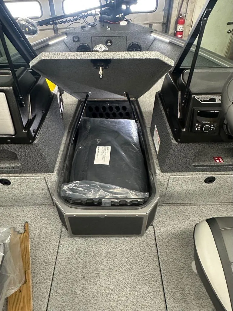 Slide: The Image of Lund Impact XS 1875 Sport 2025 - 12