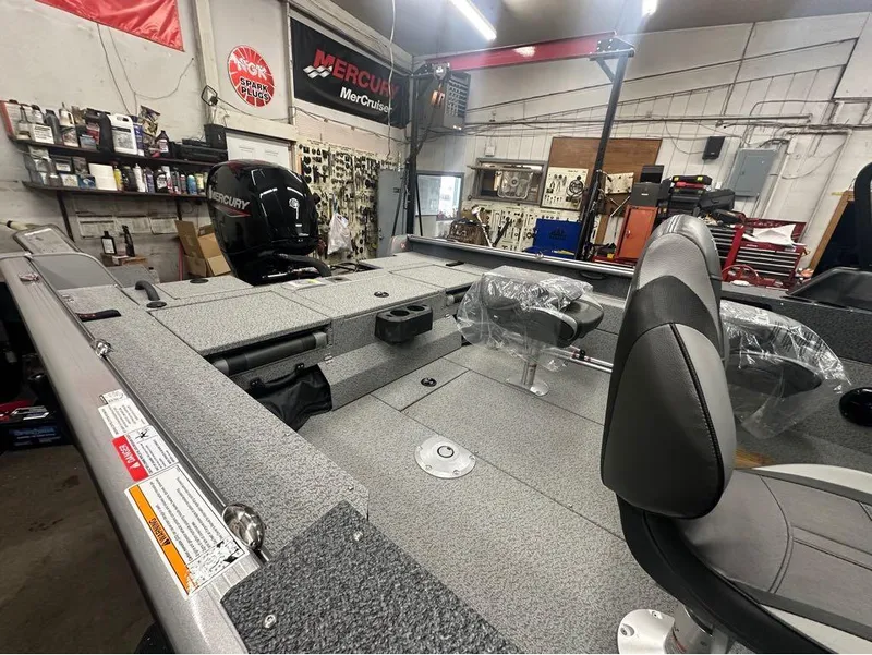 Slide: The Image of Lund Impact XS 1875 Sport 2025 - 13