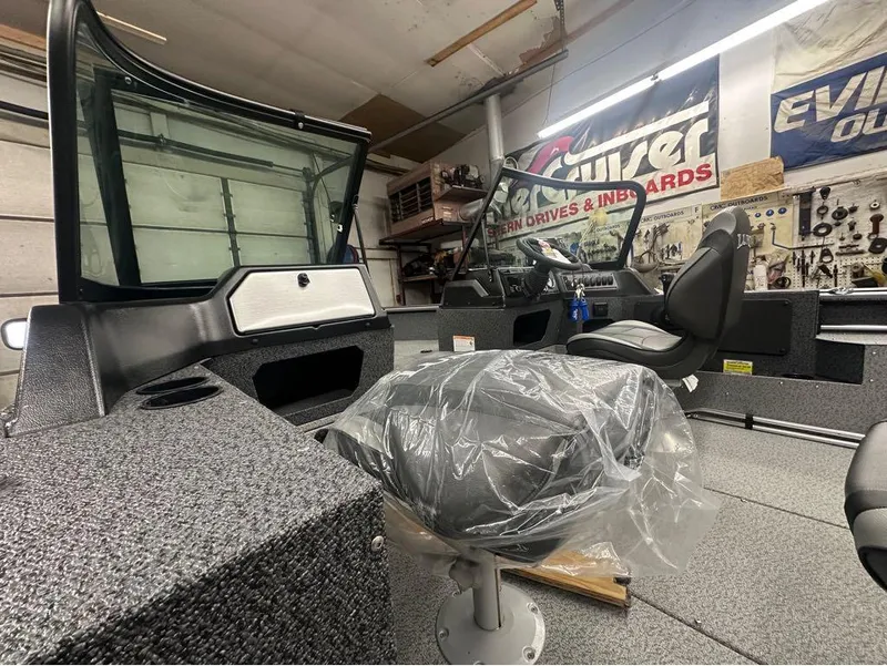 Slide: The Image of Lund Impact XS 1875 Sport 2025 - 16