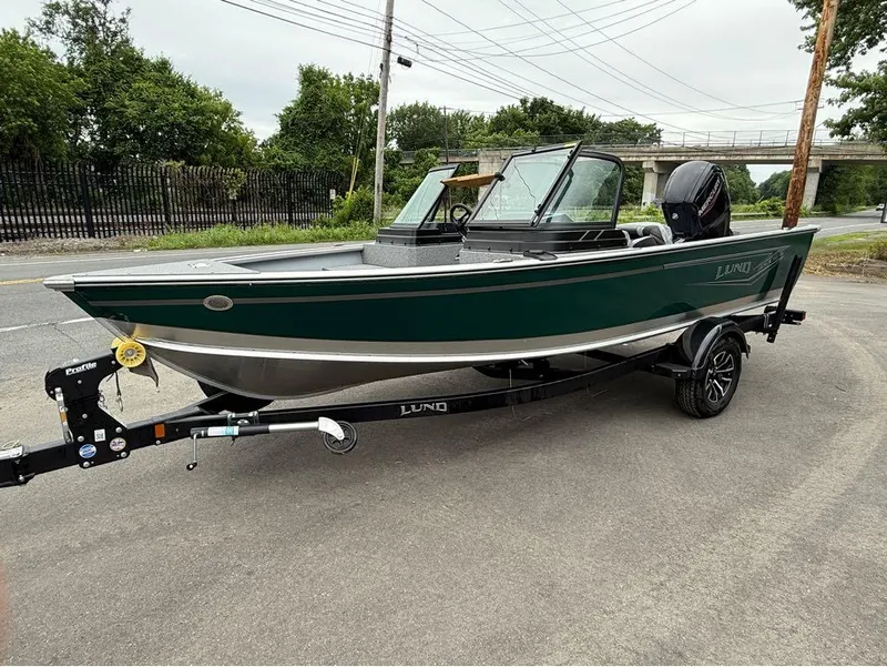 The Image of Lund Alaskan 1875 Sport 2025 - 1