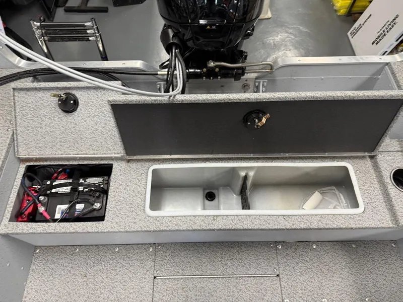 Slide: The Image of Lund Alaskan 1875 Sport 2025 - 10