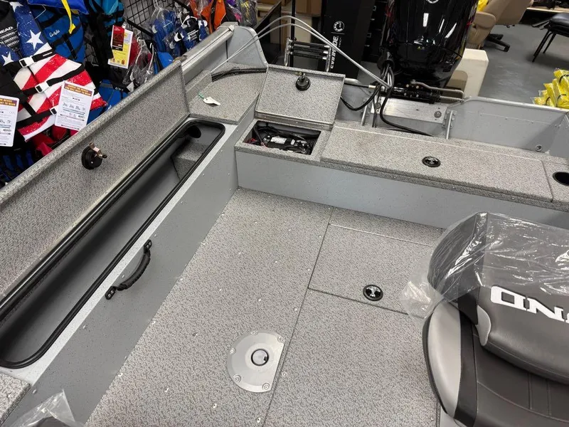 Slide: The Image of Lund Alaskan 1875 Sport 2025 - 11