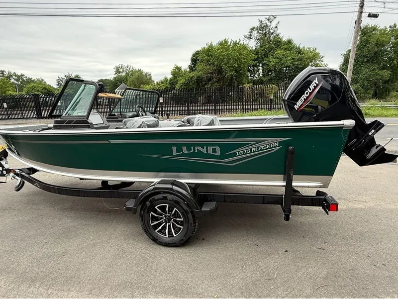 Slide: The Image of Lund Alaskan 1875 Sport 2025 - 12