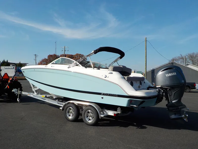 Slide: The Image of Four Winns HD OB HD3 2025 - 7