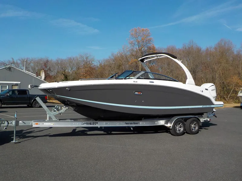 Slide: The Image of Four Winns HD OB HD8 2025 - 11