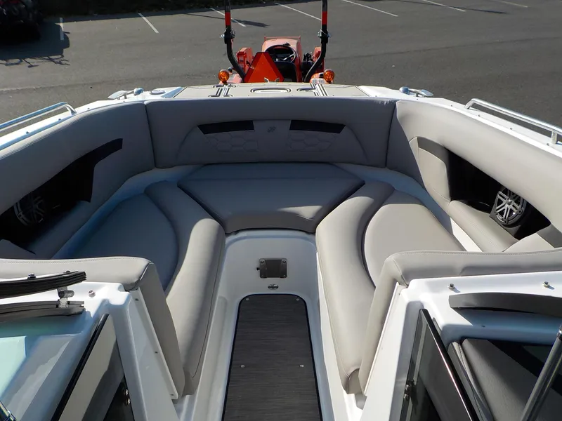 Slide: The Image of Four Winns HD OB HD8 2025 - 6