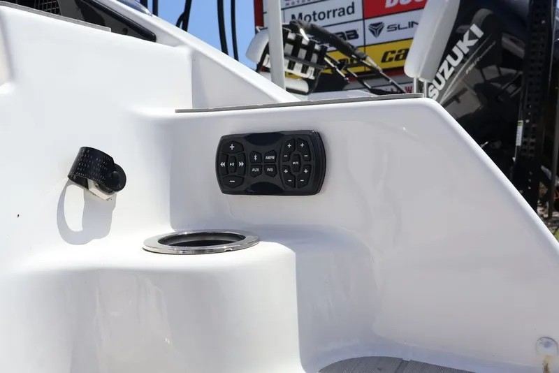 Slide: The Image of Yamaha SX250 2025 - 10