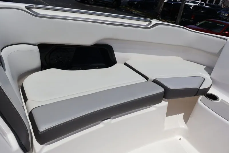 Slide: The Image of Yamaha SX250 2025 - 14