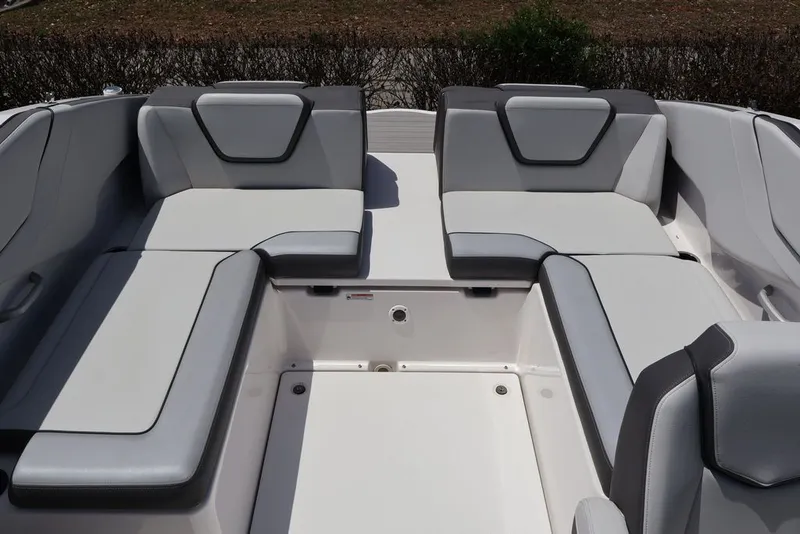 Slide: The Image of Yamaha SX250 2025 - 17