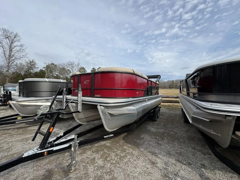 The Image of Crest Classic 220 SLC Tritoon 2025 - 0