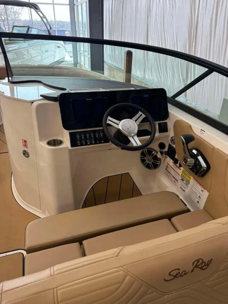 Slide: The Image of Sea Ray SDX 250 Surf 2025 - 5