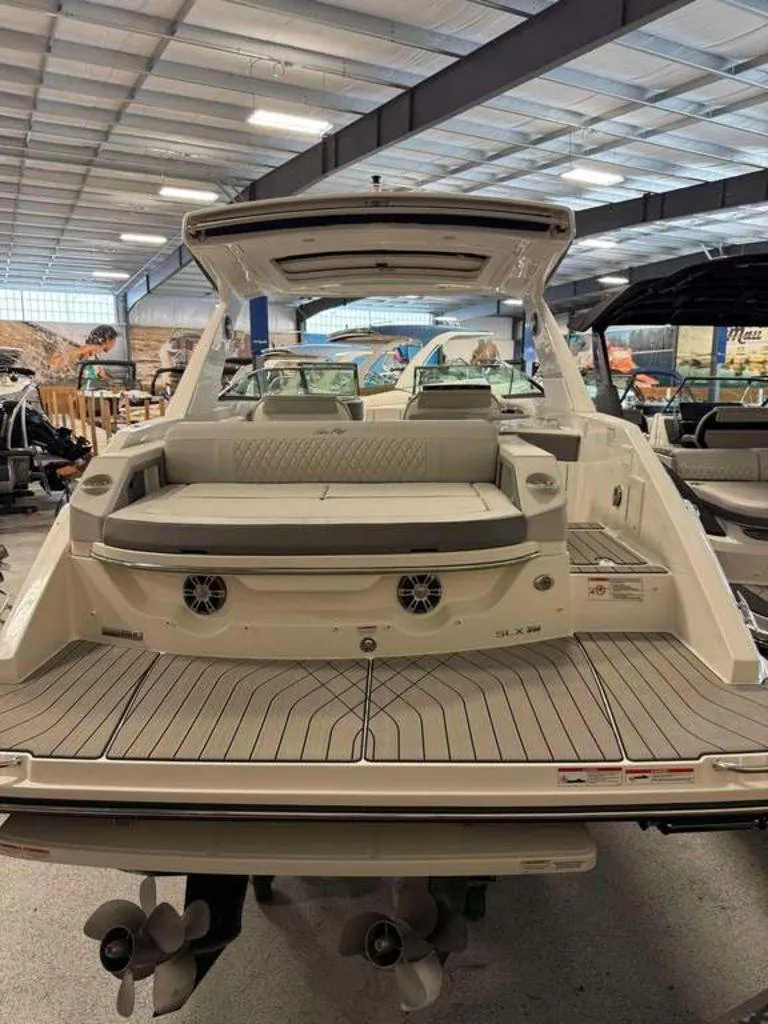 Slide: The Image of Sea Ray SLX 310 2025 - 6