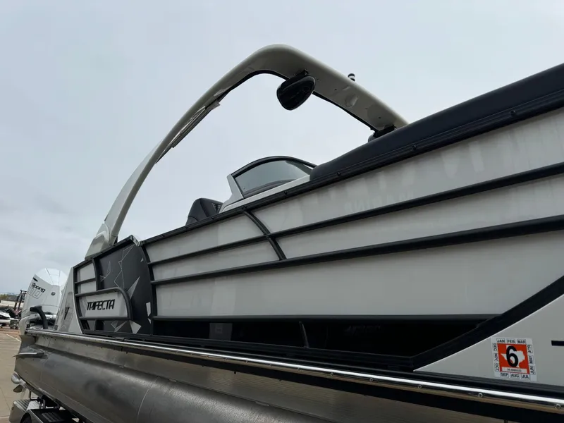 Slide: The Image of Trifecta 25 SPORT RF9 DC ARCH 2024 - 12