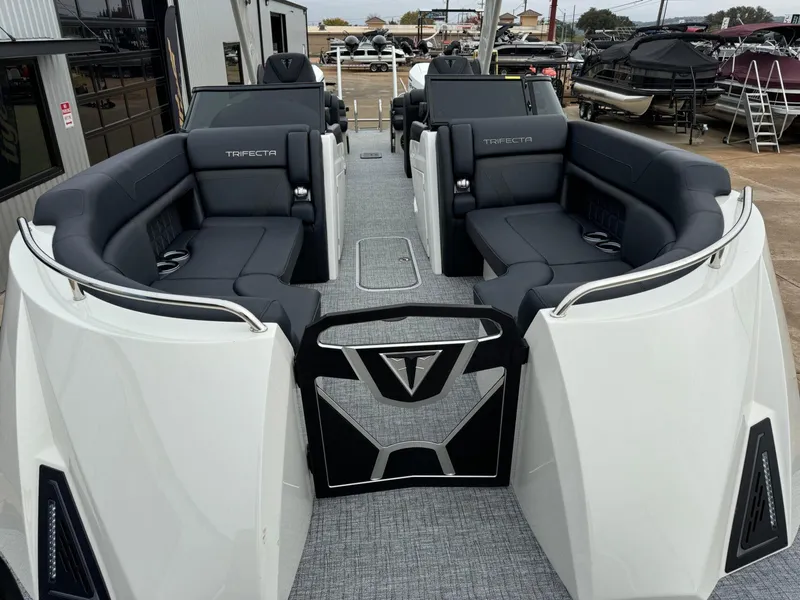 Slide: The Image of Trifecta 25 SPORT RF9 DC ARCH 2024 - 16