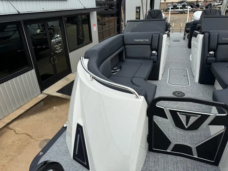 Slide: The Image of Trifecta 25 SPORT RF9 DC ARCH 2024 - 17