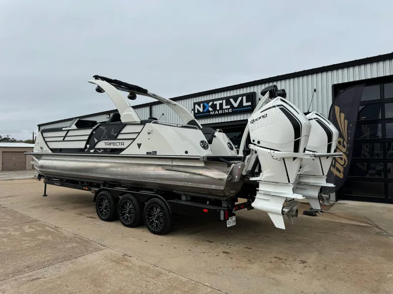 Slide: The Image of Trifecta 25 SPORT RF9 DC ARCH 2024 - 2