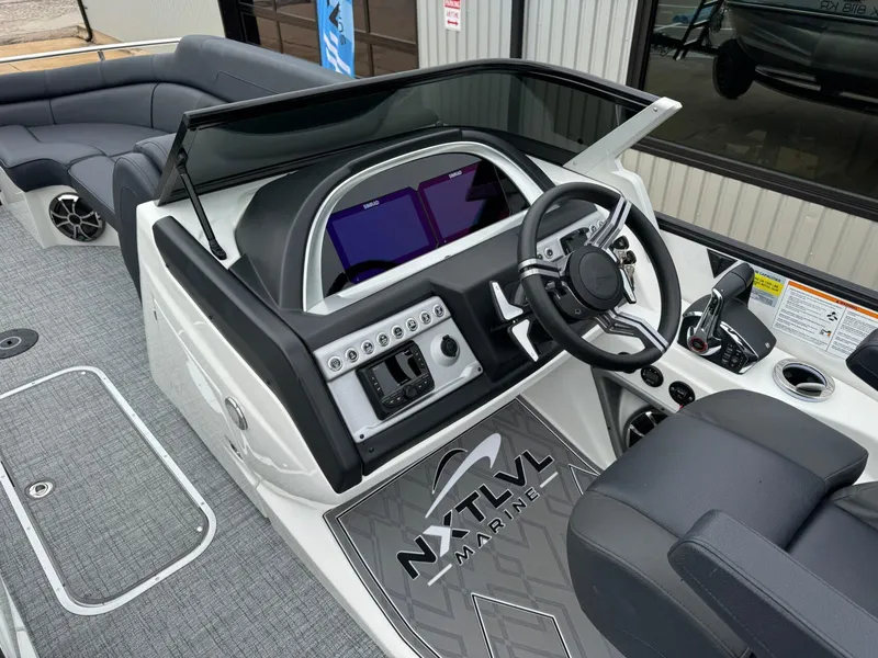 Slide: The Image of Trifecta 25 SPORT RF9 DC ARCH 2024 - 26