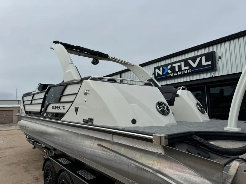 Slide: The Image of Trifecta 25 SPORT RF9 DC ARCH 2024 - 4