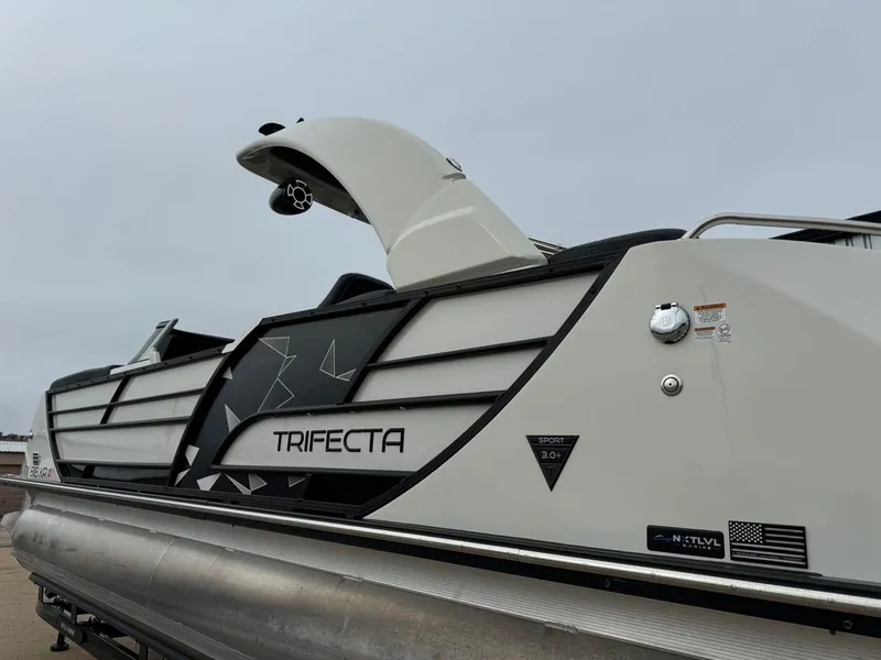 Slide: The Image of Trifecta 25 SPORT RF9 DC ARCH 2024 - 5