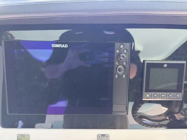 Slide: The Image of Robalo R302 Center Console 2024 - 24