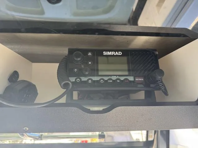 Slide: The Image of Robalo R302 Center Console 2024 - 27