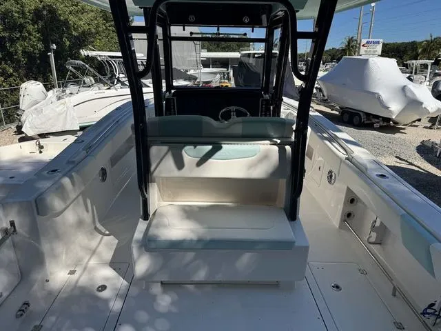 Slide: The Image of Robalo R302 Center Console 2024 - 7