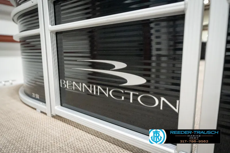 Slide: The Image of Bennington 21 SLX 2019 - 50