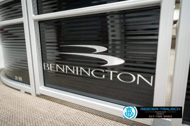 Slide: The Image of Bennington 21 SLX 2019 - 51