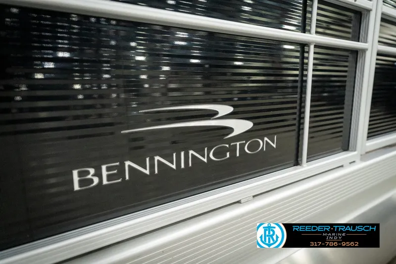 Slide: The Image of Bennington 21 SLX 2019 - 52