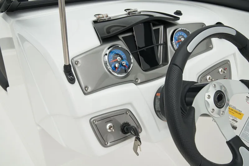 Slide: The Image of Tahoe 200 S 2025 - 42
