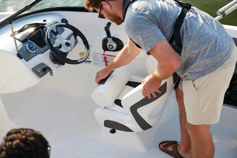 Slide: The Image of Tahoe 200 S 2025 - 81