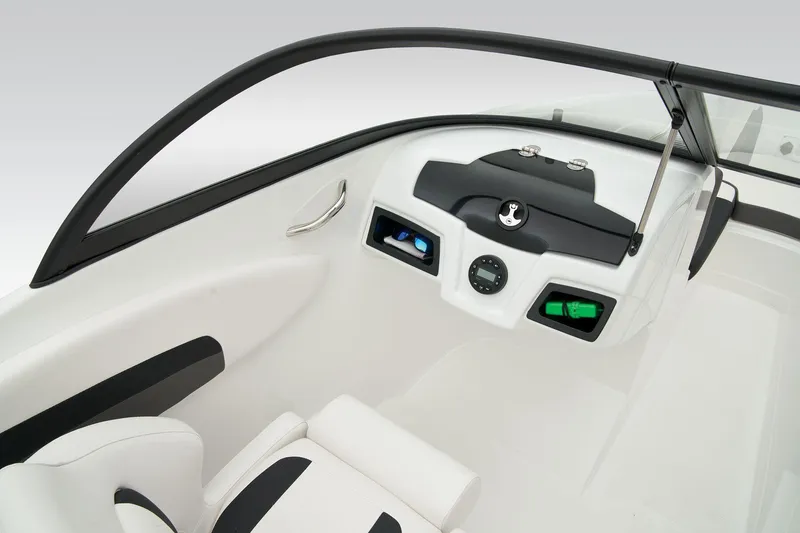 Slide: The Image of Tahoe 200 S 2025 - 39