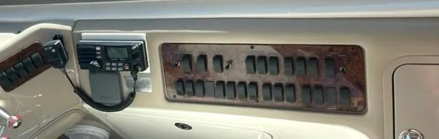 Slide: The Image of Control panel of a 2001 Sea Ray Sundancer 540 boat. - 34