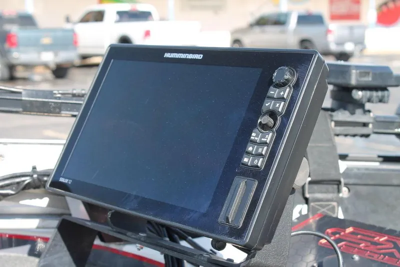 Slide: The Image of Humminbird fish finder on 2019 Skeeter FX21 Apex boat. - 13