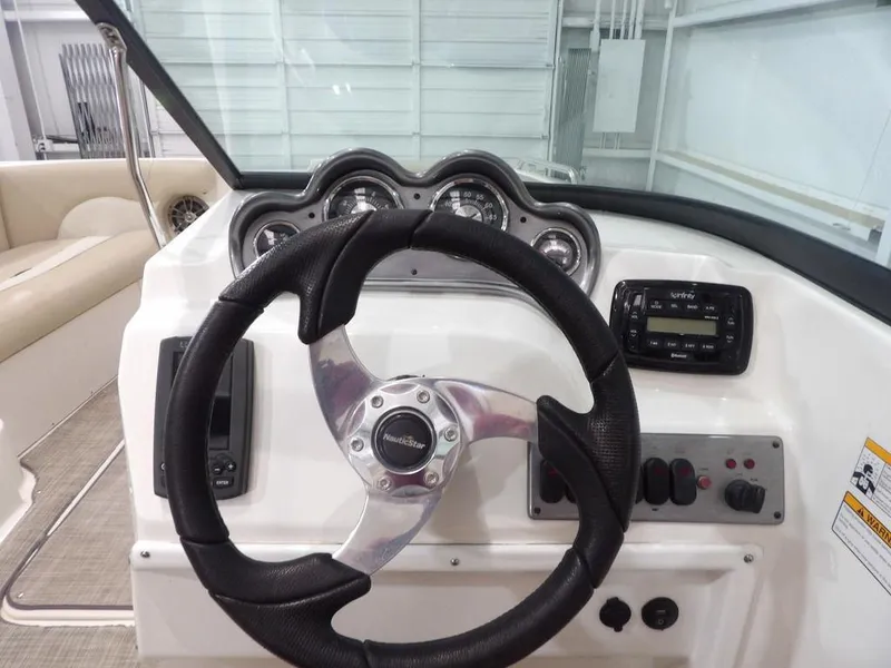 Slide: The Image of NauticStar 203DC 2018 - 20