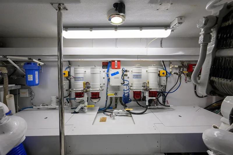 Slide: The Image of Hatteras 60 Convertible 2001 - 68